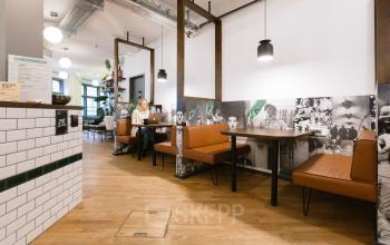 Flexible Arbeitsplätze in einem freundlichen offenen Raum